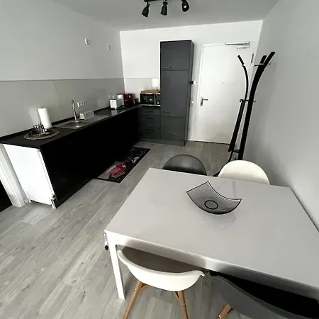 Exklusive 2 Mit Hochwertigen Mobeln Apartamento Bergisch Gladbach